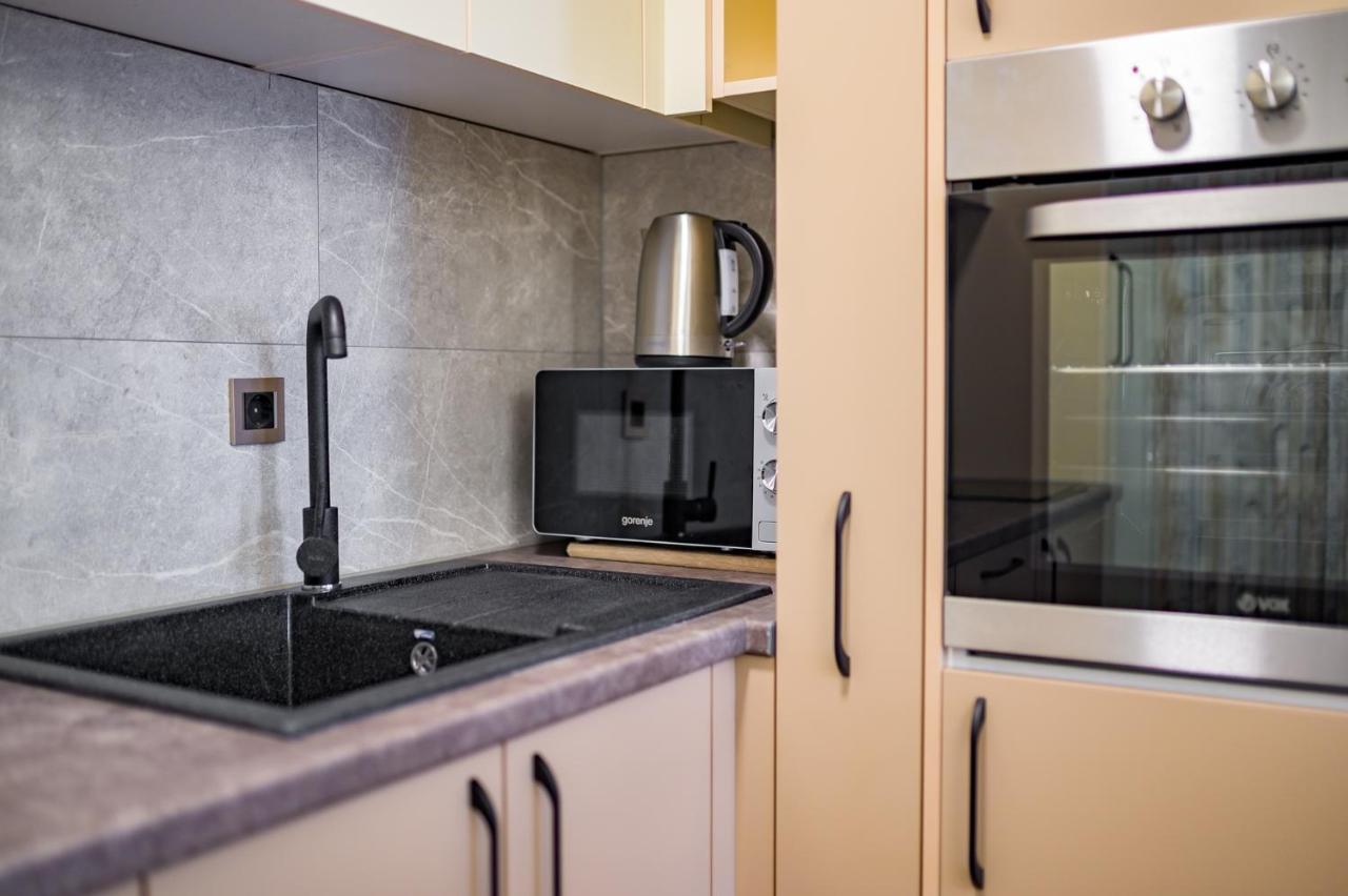 Apartman Epilux トゥズラ エクステリア 写真