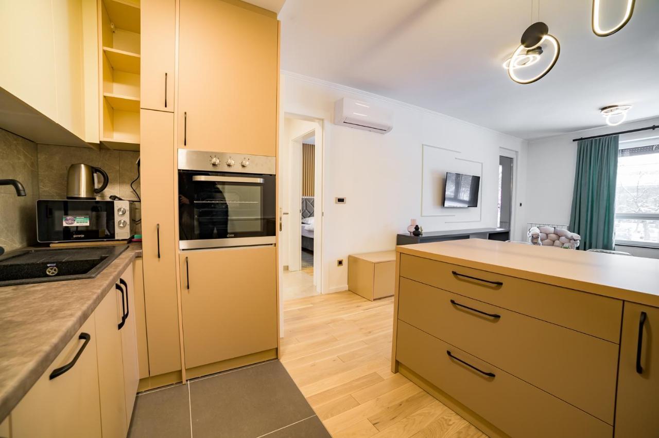 Apartman Epilux トゥズラ エクステリア 写真