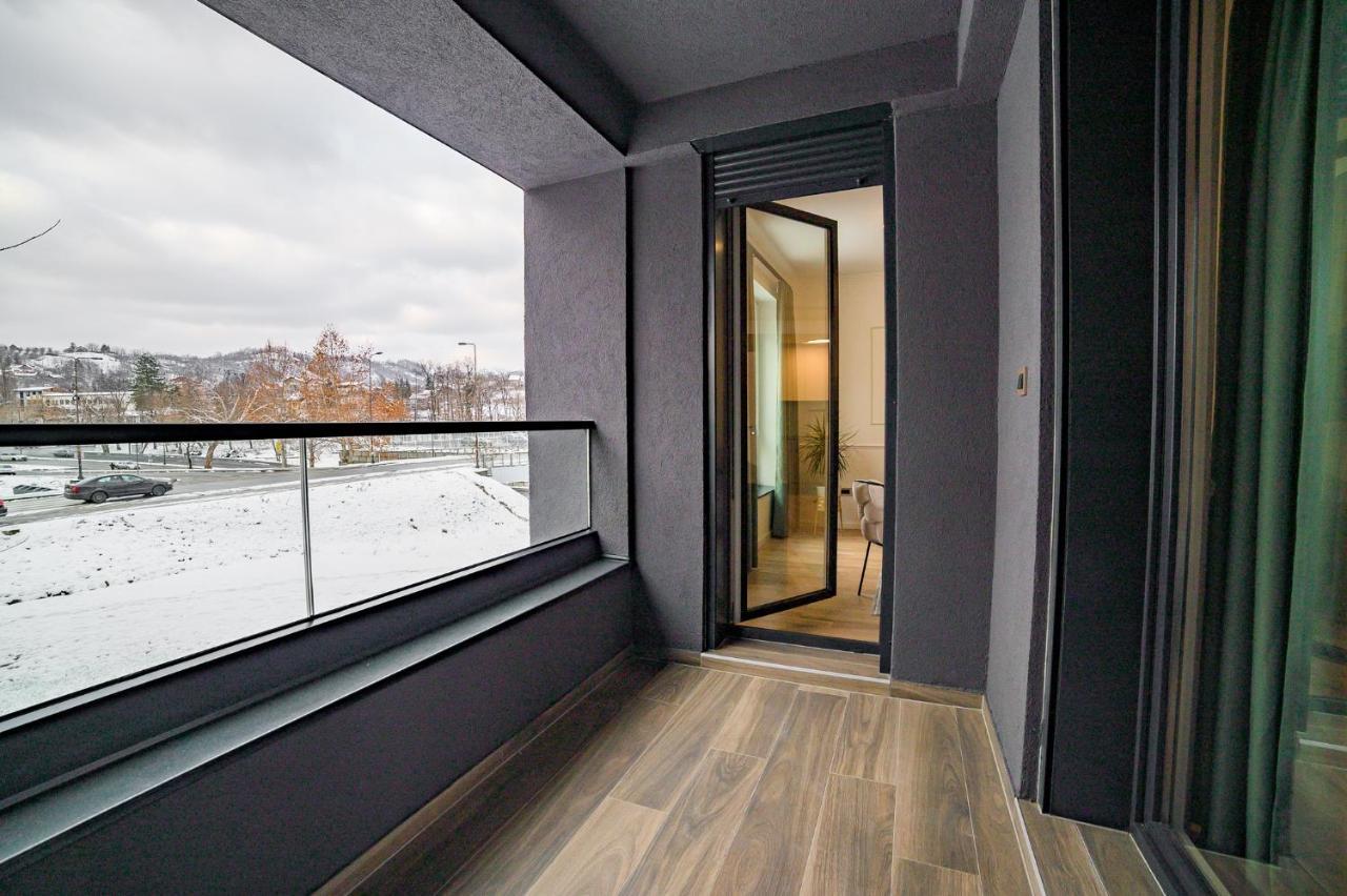 Apartman Epilux トゥズラ エクステリア 写真